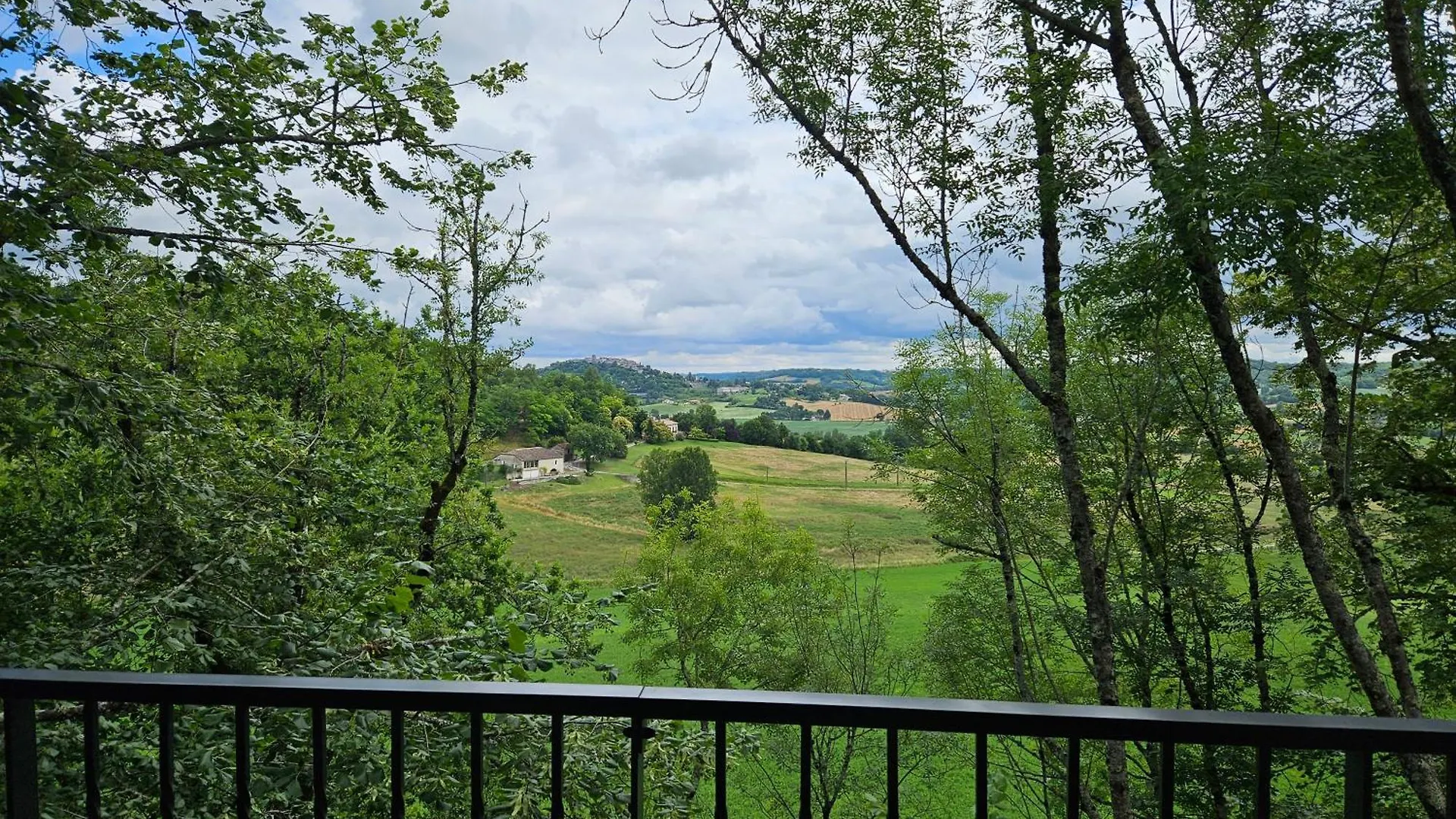 L'Oree Du Bois - Hotel & Spa Montagudet
